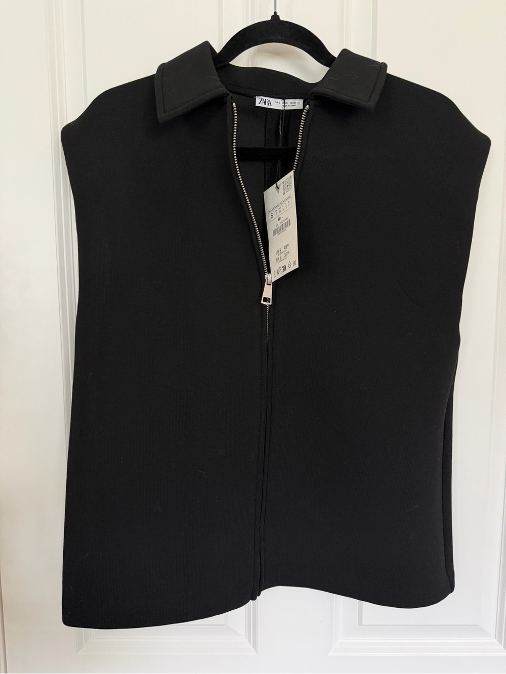 Zara Black Sleeveless Zip Vest with Silver Teeth